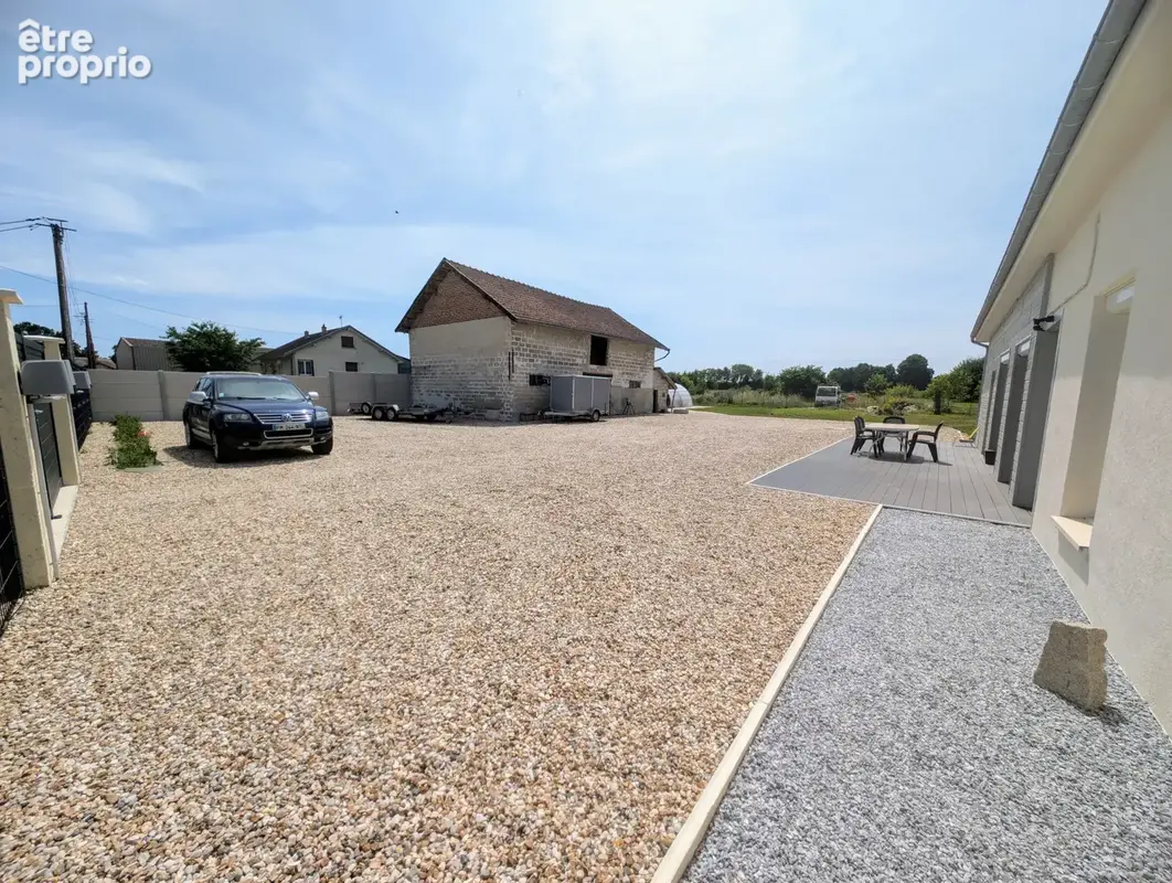 Achat maison 4 chambres 204m2 sur 1370m2 terrain - photo 2