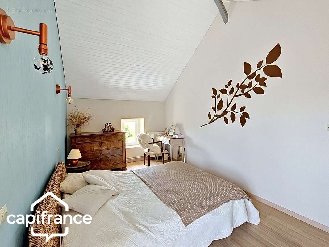 Maison en pierre de caractère 195 m² – 3 chambres – mezzanine – terrain 1 606 m² – Saint-Martin-de-Sanzay proche Saumur, Montreu - photo 9