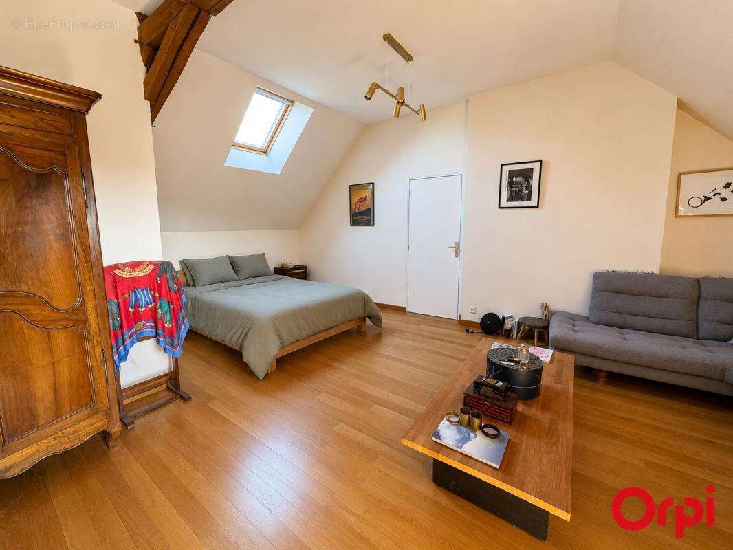 Maison et maison d’amis sur plus de 12 hectares avec étang et cours d’eau – cadre naturel exceptionnel et calme absolu - photo 6
