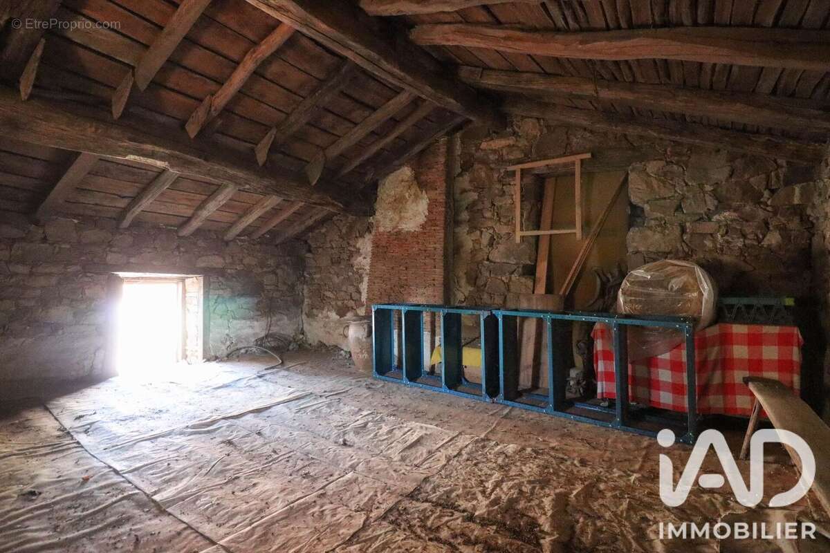 Maison 55 m² à Gajoubert  - photo 8
