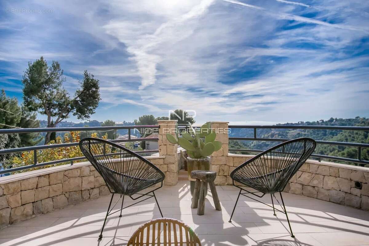 Appartement à COLOMARS