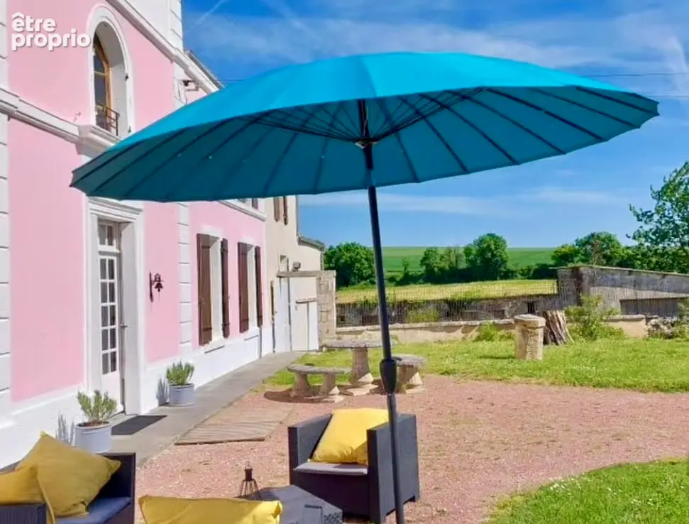 Elegante maison non-mitoyenne avec gîte, vaste dépendances, 2 km du centre ville - photo 14