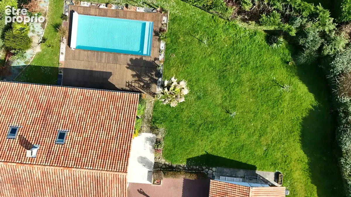 Maison basque de type t6 de 185 m2 avec piscine + dependance de 50 m2 - photo 2