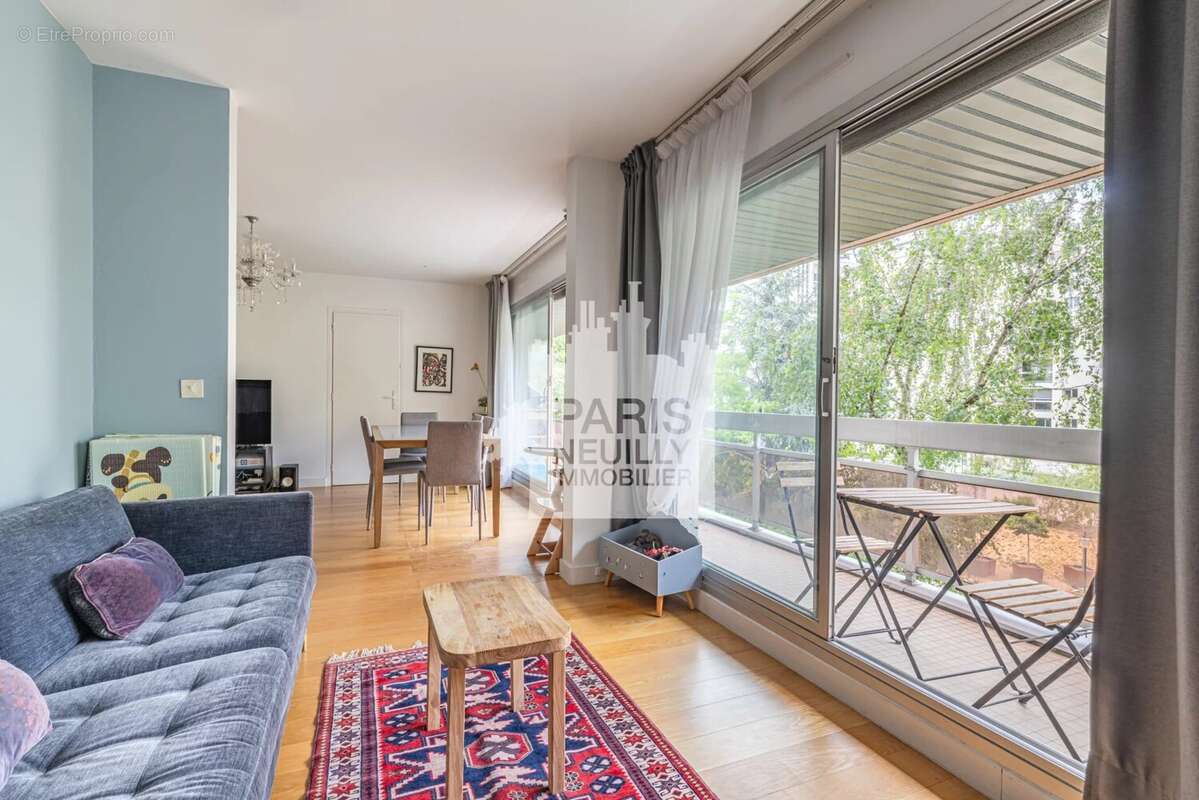 Appartement à PARIS-17E