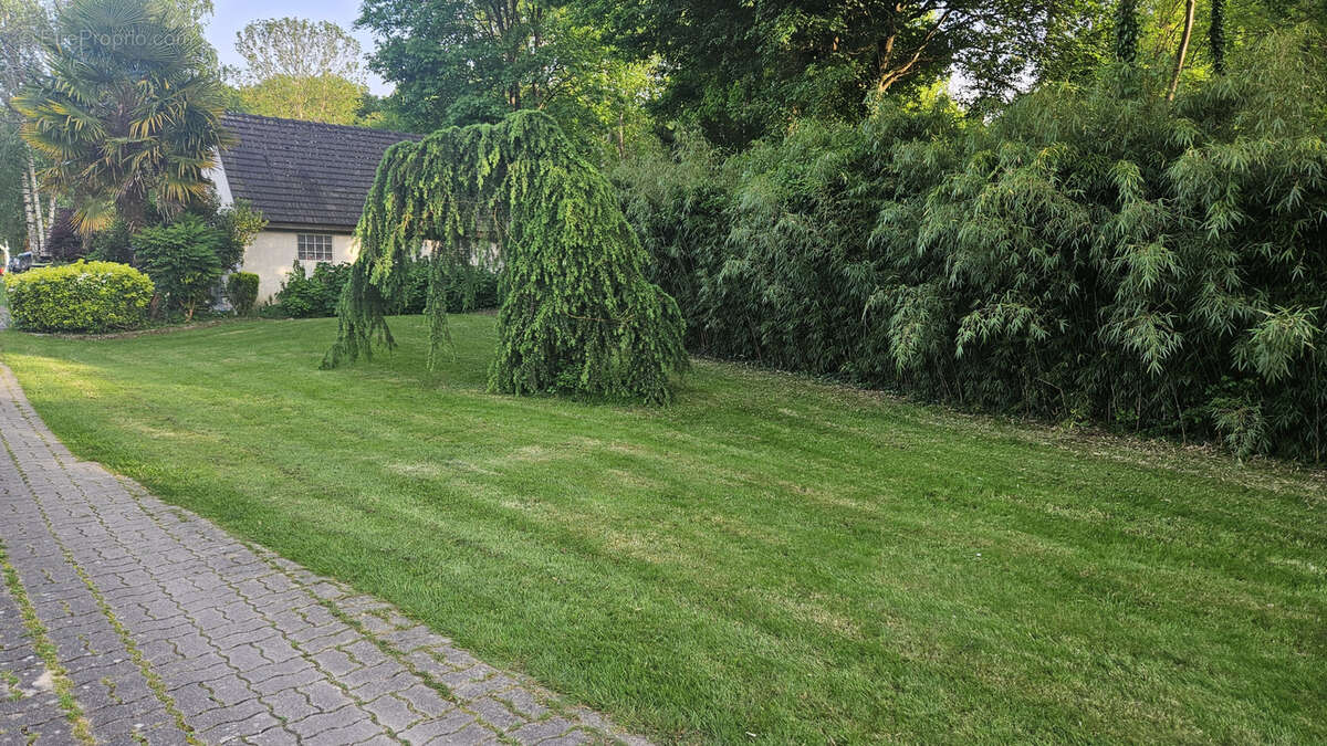 Terrain à COUTEVROULT