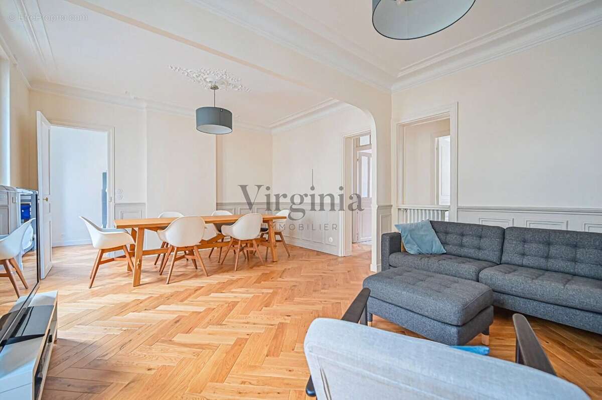 Appartement à CHARENTON-LE-PONT