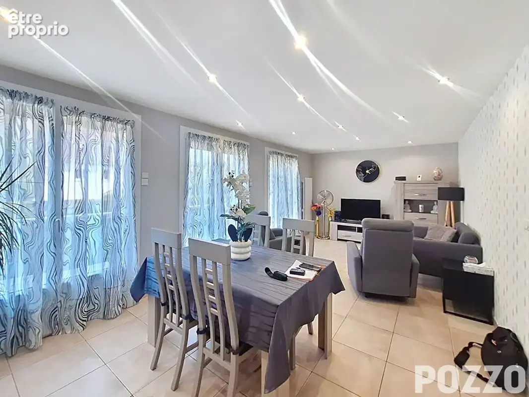 Jolie maison de plain-pied surélevée offrant un cadre de vie pratique et chaleureux. - photo 4