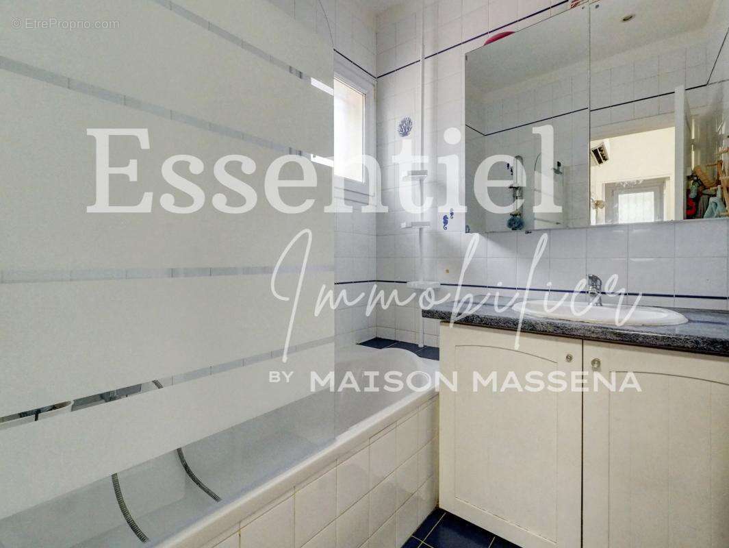 Maison à SAINT-LAURENT-DU-VAR