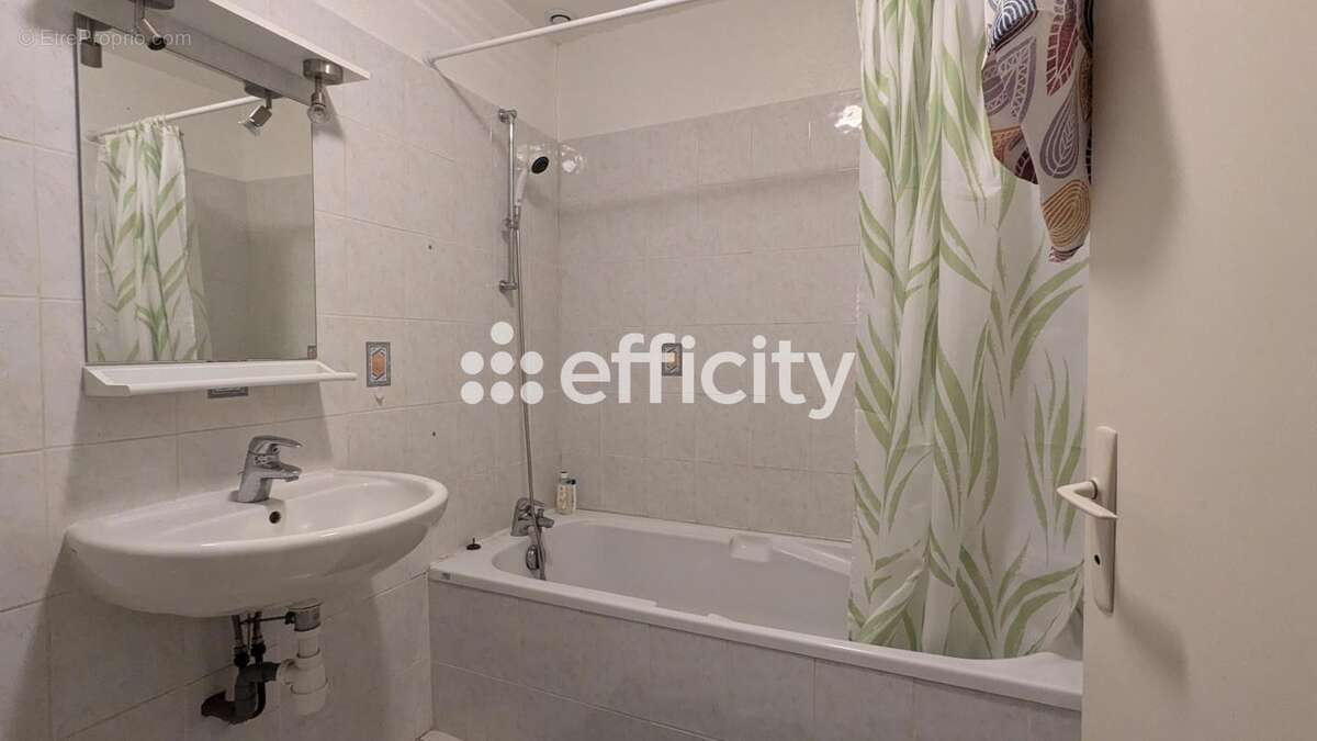 Maison à SAINT-REMY-SUR-DUROLLE