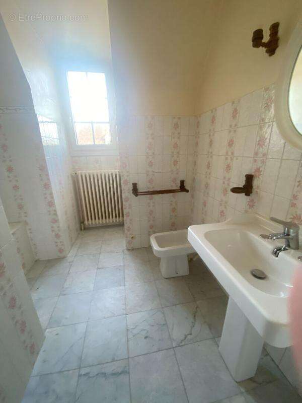 Maison à TERRASSON-LAVILLEDIEU