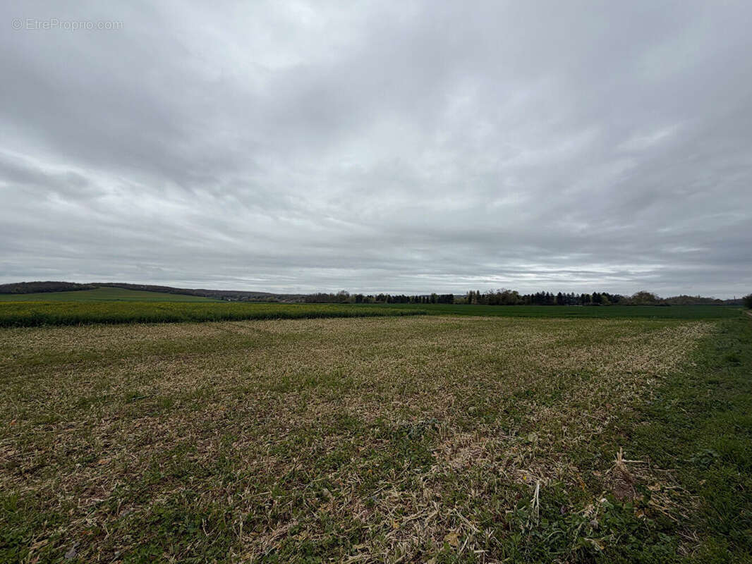 Terrain à VAUX-SUR-EURE