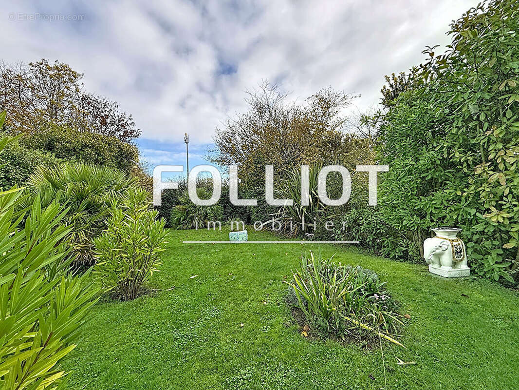 Maison à SAINT-PIERRE-LANGERS