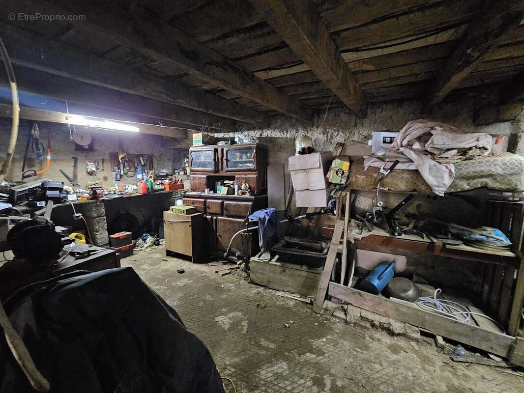 Charmante maison en pierre avec grange et fort potentiel dans un hameau paisible - photo 10