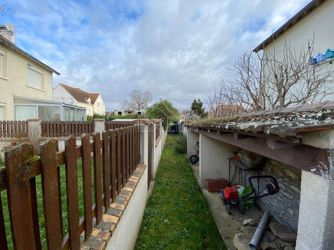 Maison à ROSNY-SUR-SEINE