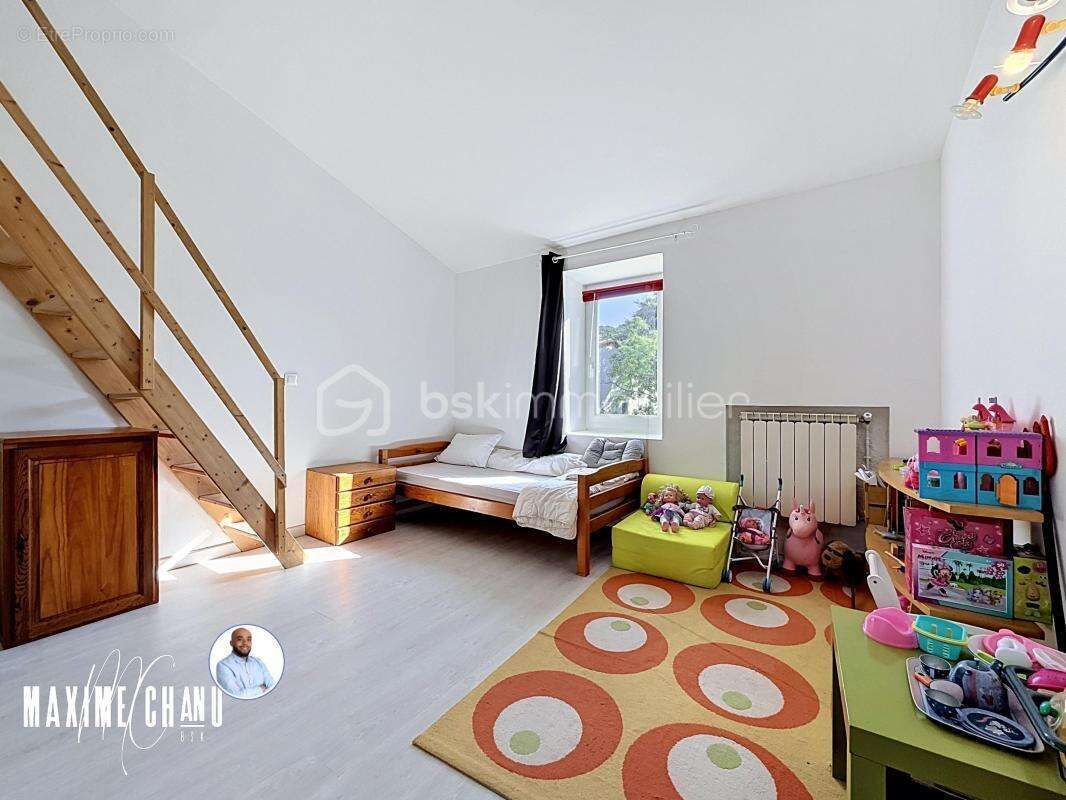 Maison de village avec garage et exterieurs à Peret - photo 13