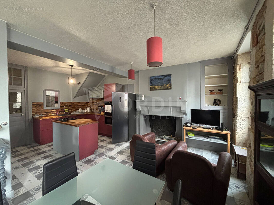 Maison à SAINT-MARTIN-SUR-ARMANCON