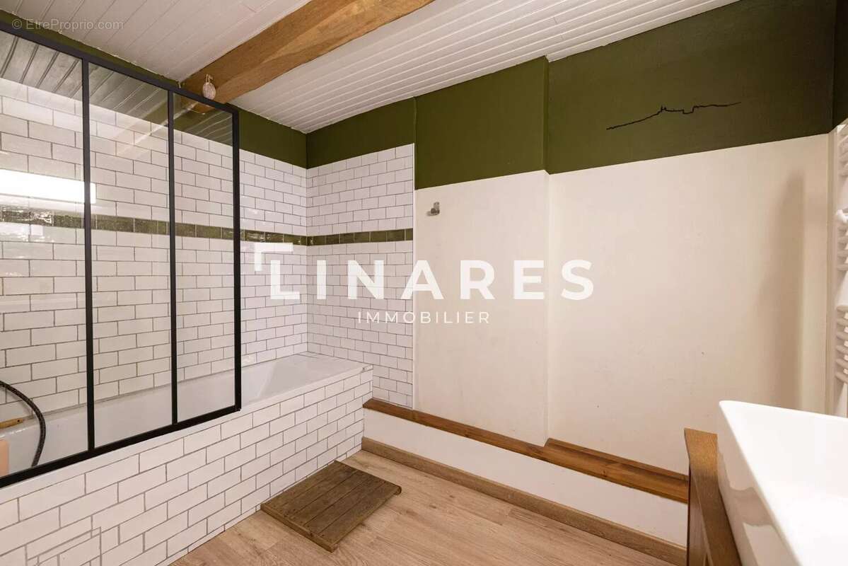 Appartement à MARSEILLE-1E