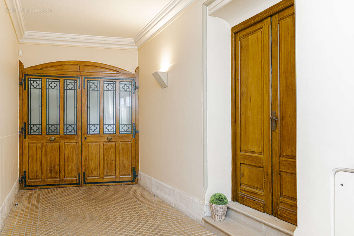 ORLEANS-DUNOIS- Elégante maison bourgeoise de 250m2 avec garage et jardin- - photo 17