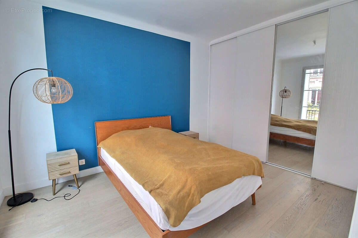 Appartement à LA GARENNE-COLOMBES