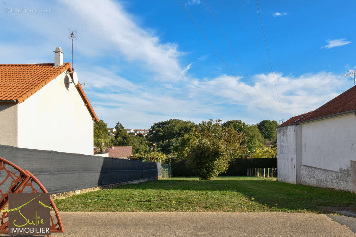 Terrain à CERIZAY