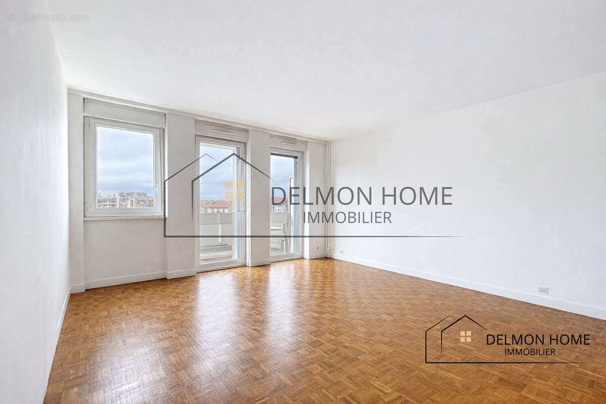 Appartement à COURBEVOIE
