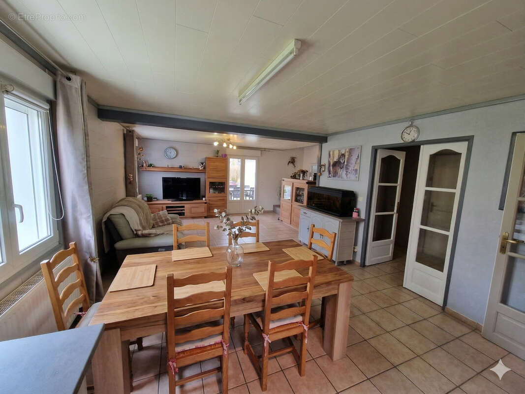 Maison à LA CLUSE-ET-MIJOUX