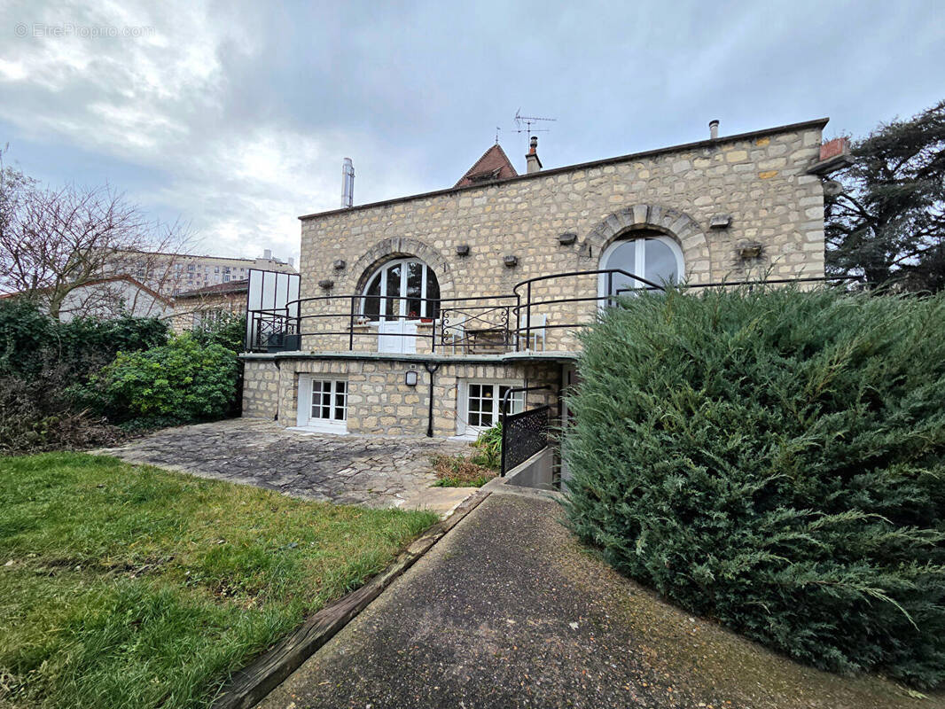 Maison à CHATILLON