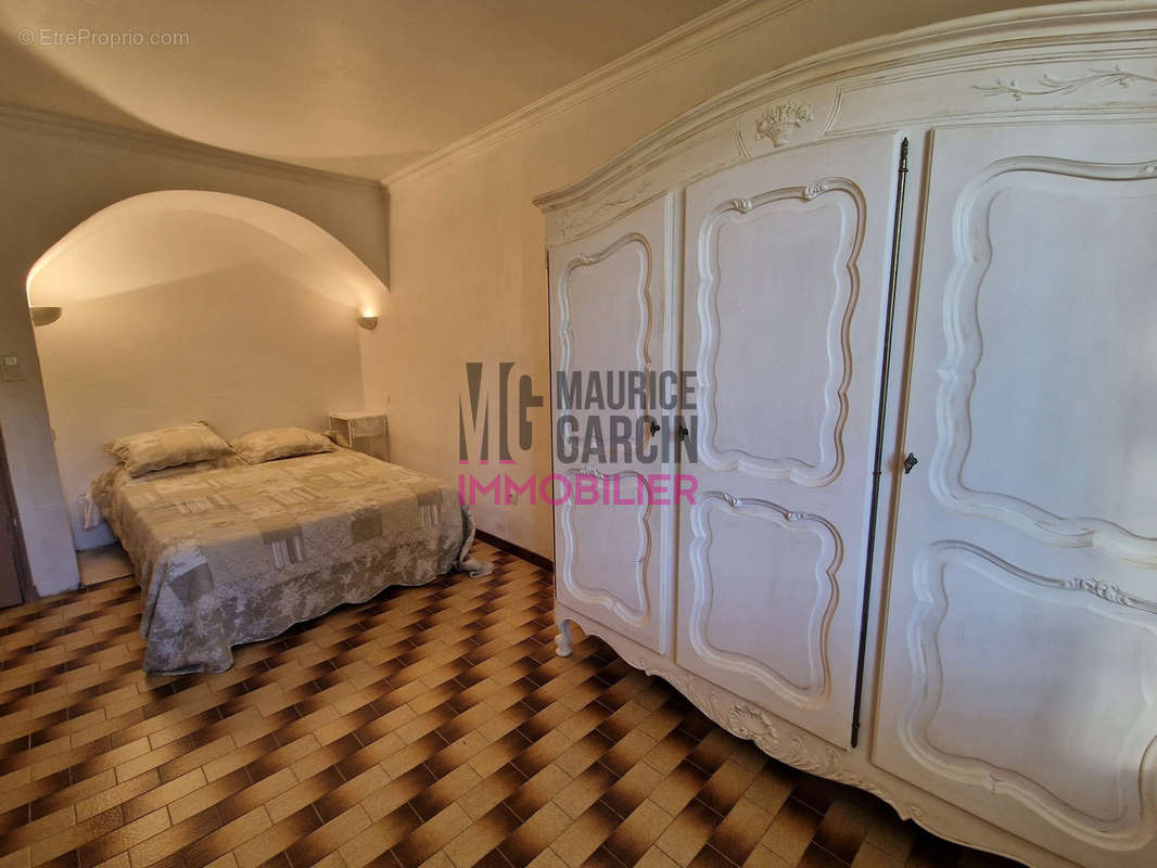 Maison à L'ISLE-SUR-LA-SORGUE