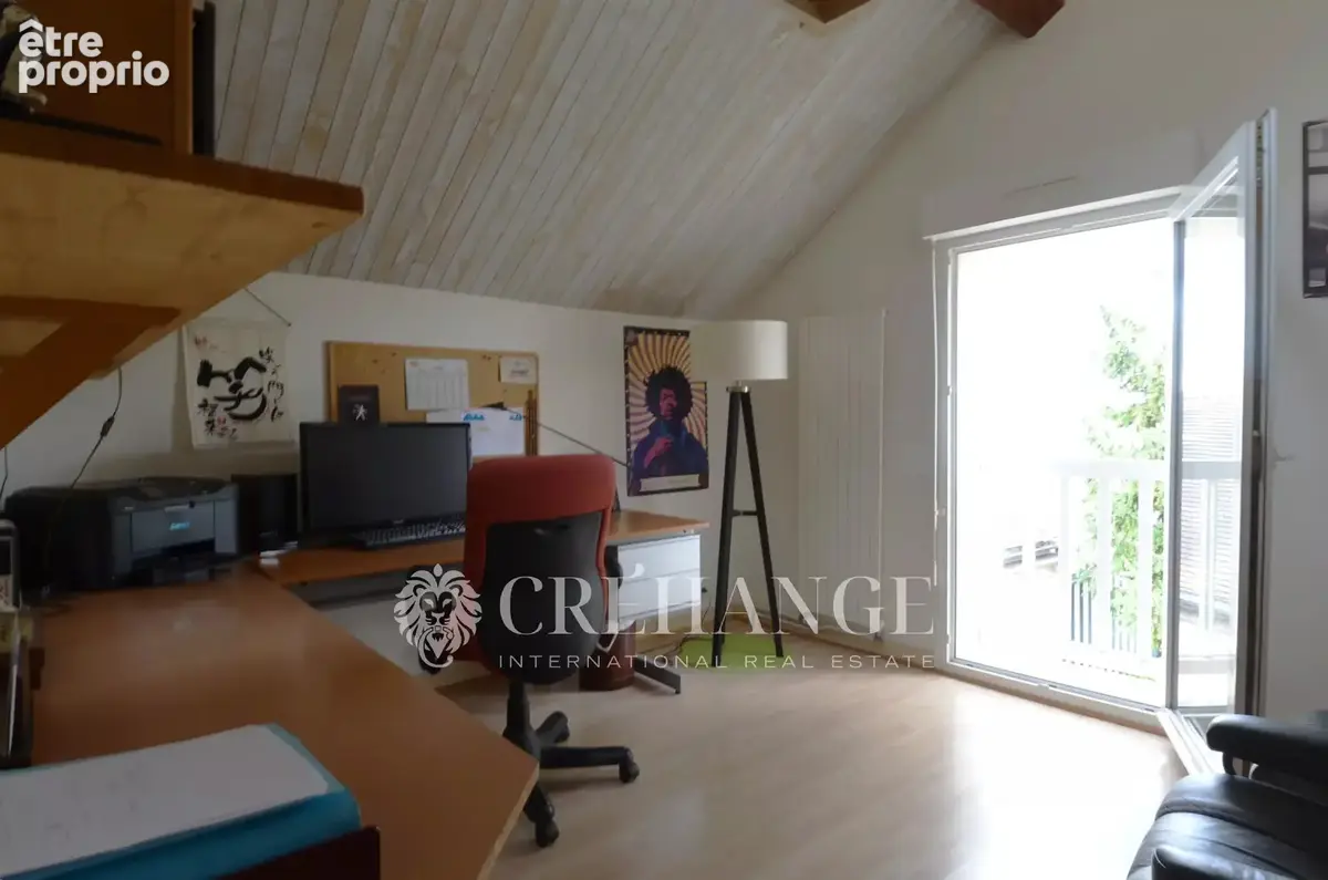 Maison de 200m² - 6 pièces - Dépendances - photo 15