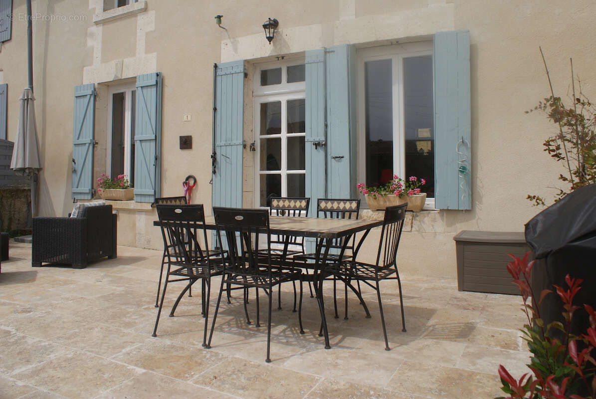 Maison à AUBETERRE-SUR-DRONNE