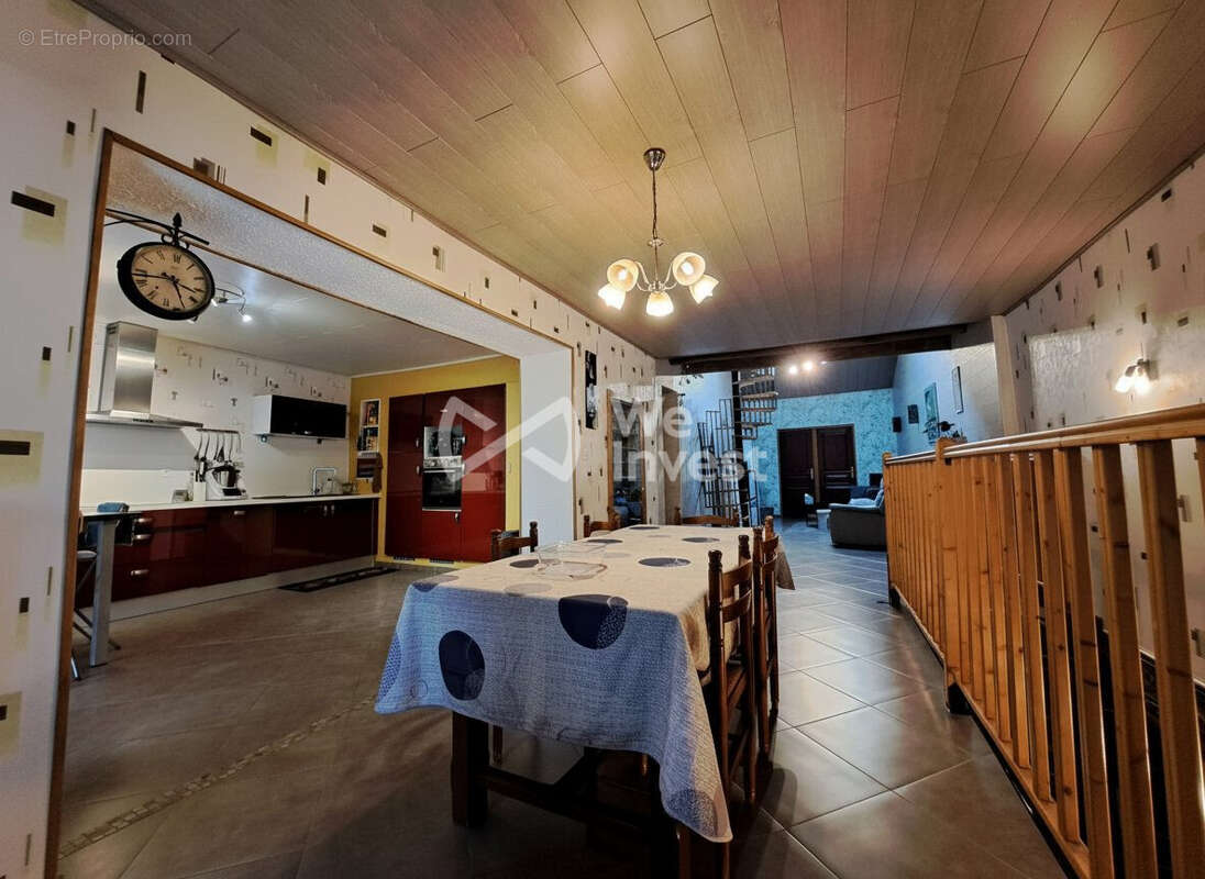 Maison à CHARENCY-VEZIN