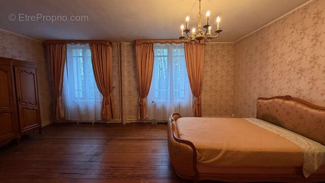 Maison bourgeoise avec sous-sol total   fort potentiel à exploiter - photo 11