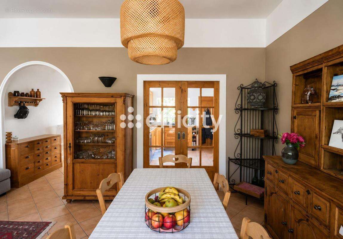 Maison 148 m² à Miramas  - photo 2
