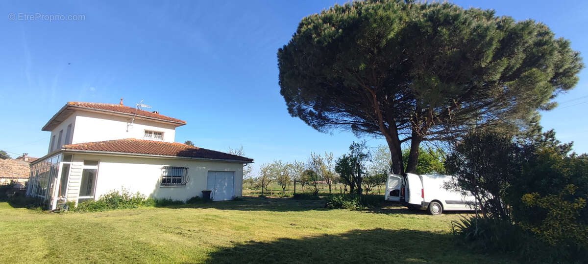 Maison à CHENAC-SAINT-SEURIN-D'UZET