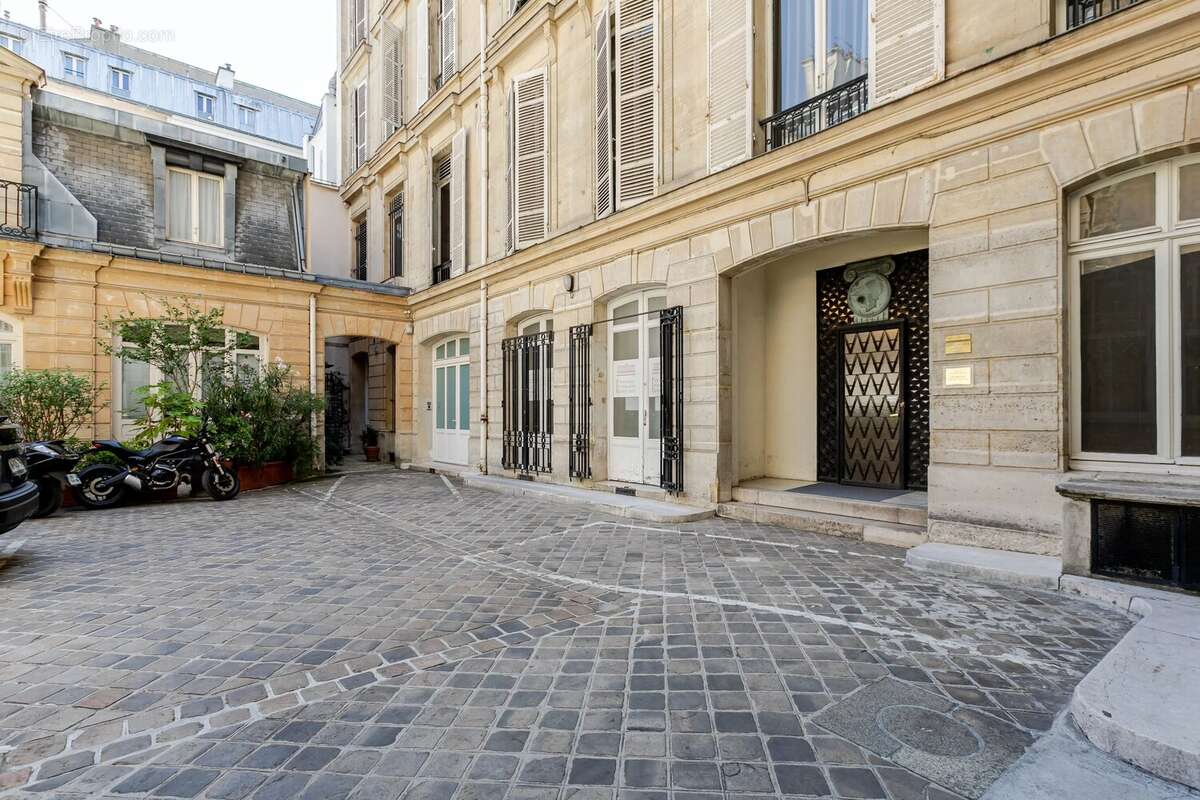Monceau.  Appartement  lumineux de 4 pièces de 117m² en étage élevé. - photo 18