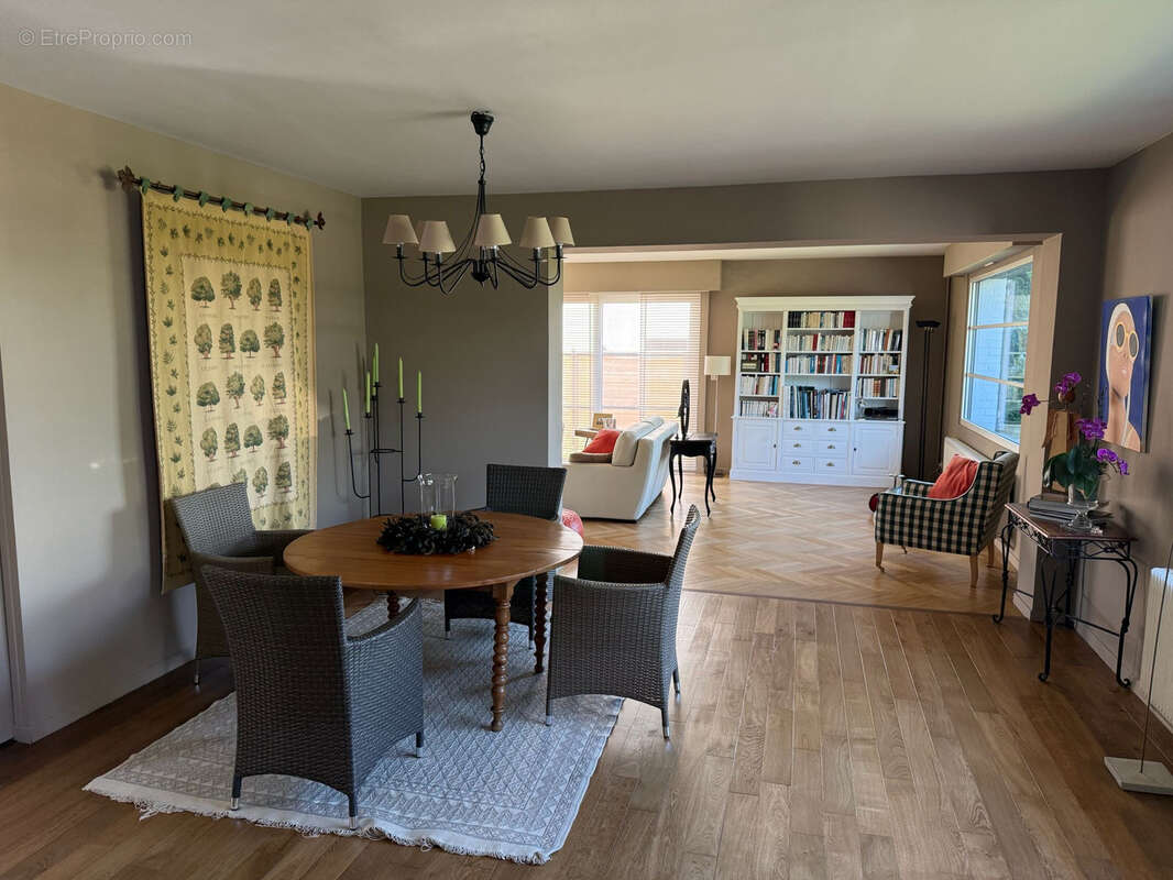 Maison à LA CHAPELLE-D'ARMENTIERES