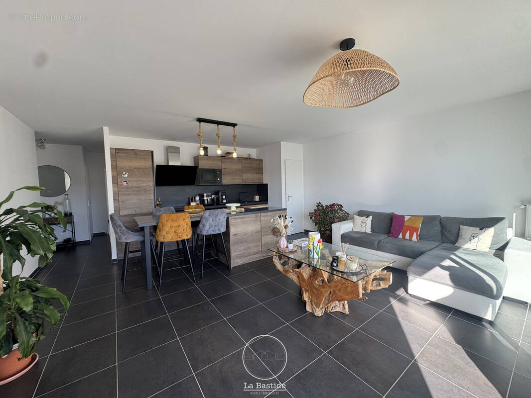Appartement à PIERRELATTE