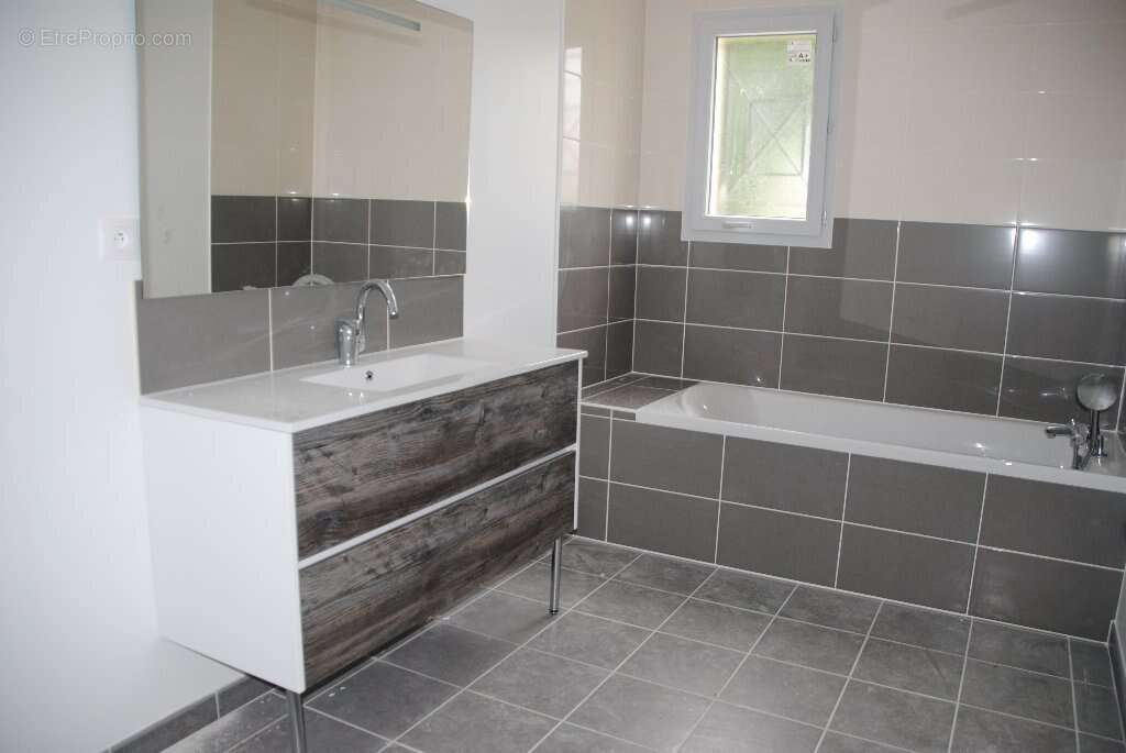 Maison à LA COURONNE