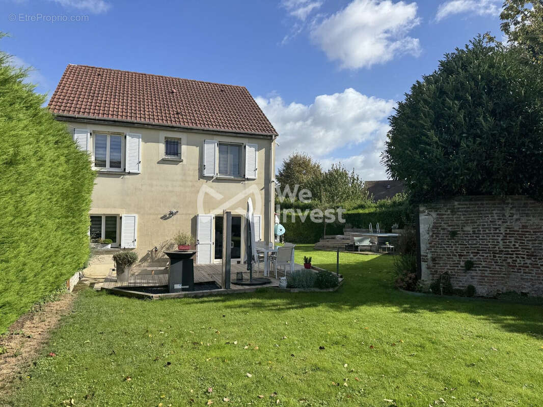 Maison à JUILLY