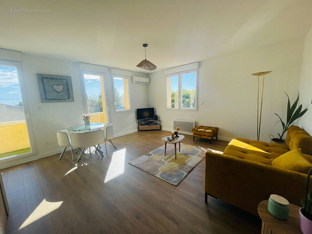 Appartement à PORT-DE-BOUC