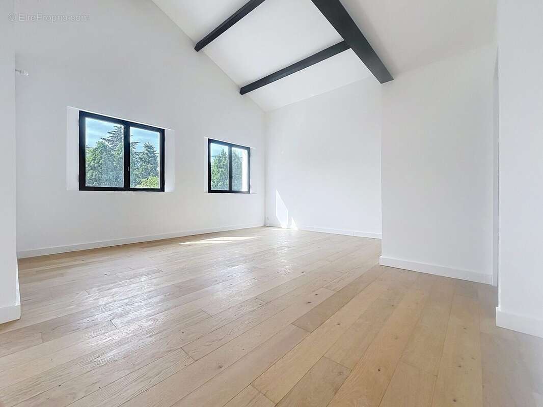 Appartement à VILLENEUVE-LES-AVIGNON