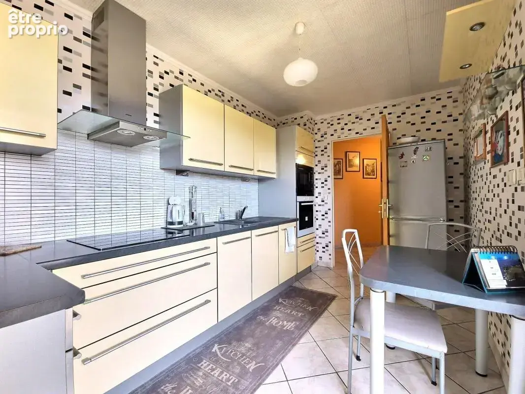 Appartement T5 3 chambres de 93 m², double balcon, ascenseur, garage et cave - photo 6