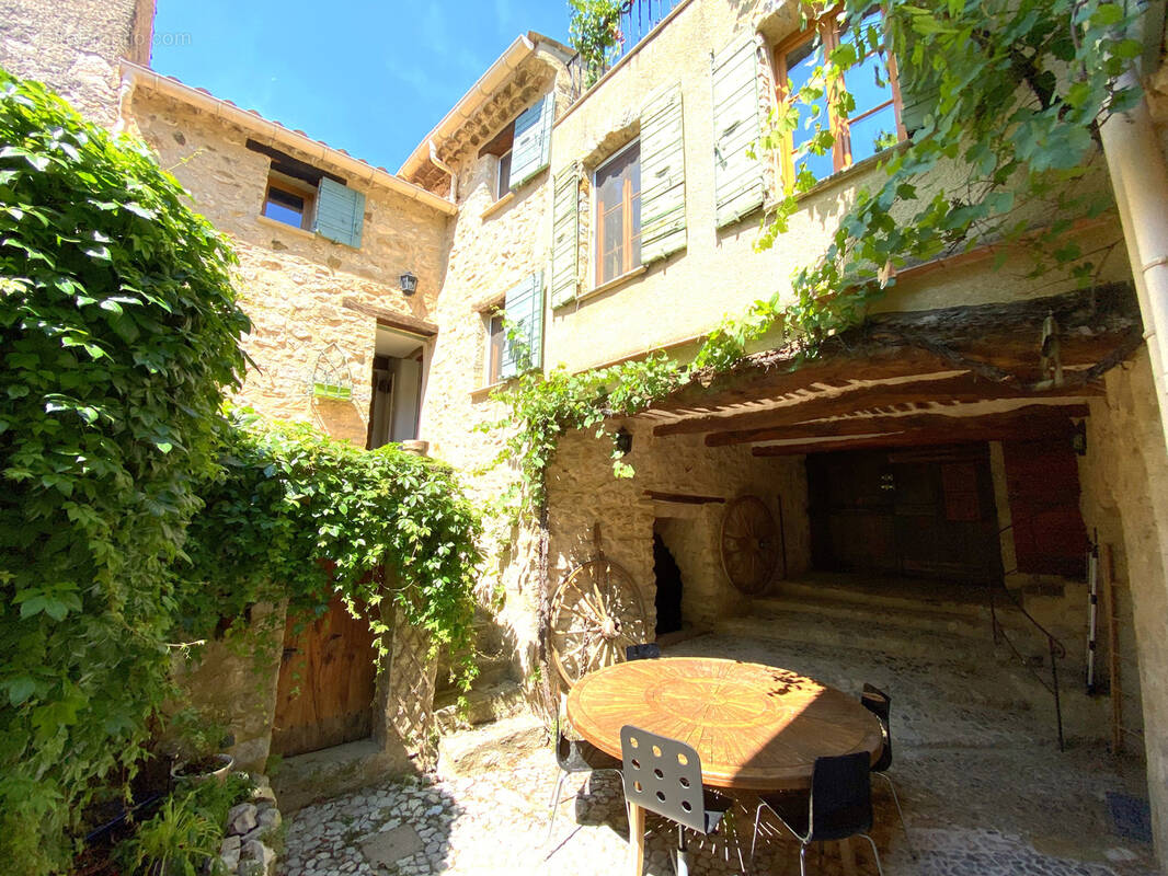Maison à BUIS-LES-BARONNIES