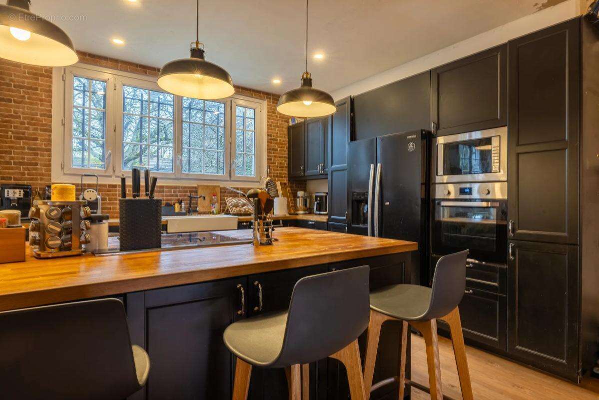 Maison à CORBEIL-ESSONNES