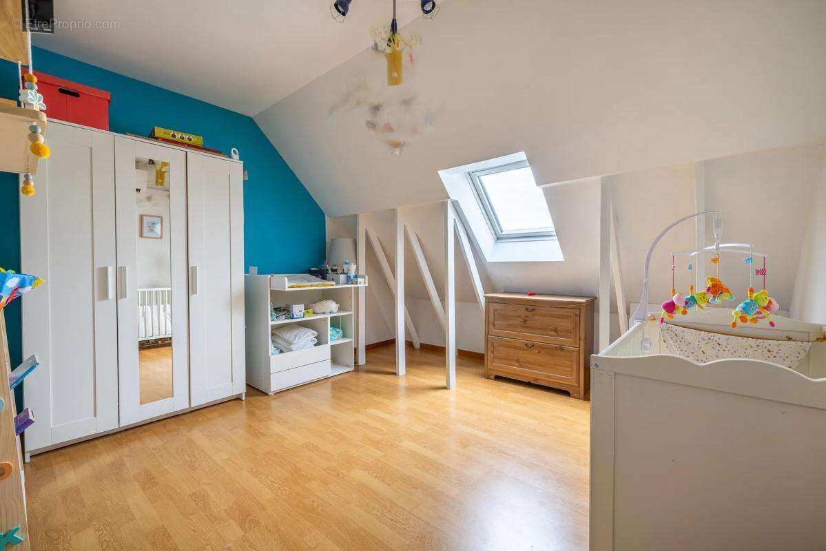 Maison à BRIIS-SOUS-FORGES