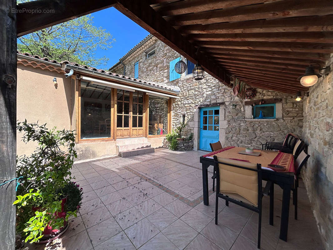Maison à ROCHEFORT-EN-VALDAINE