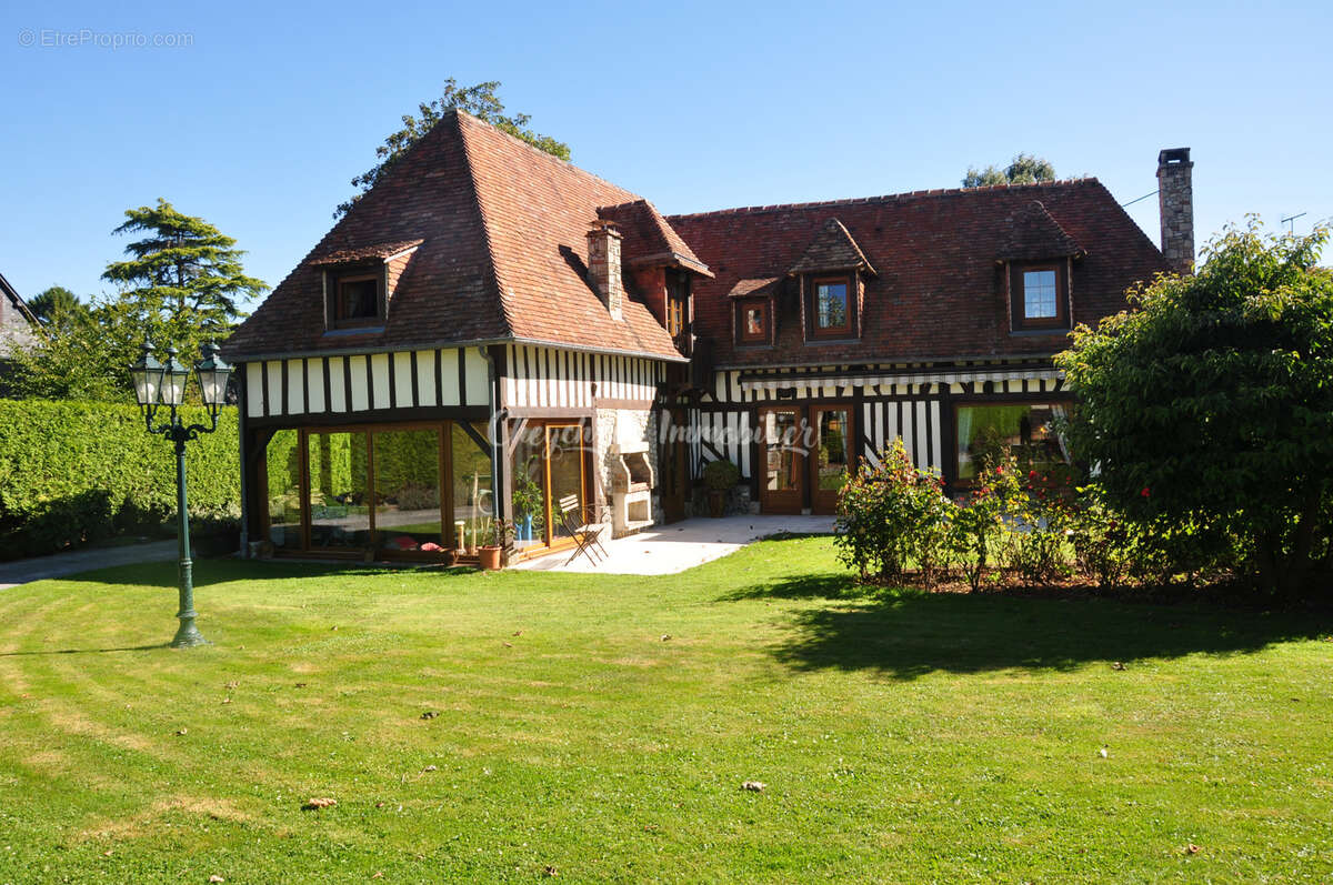Maison à EQUEMAUVILLE
