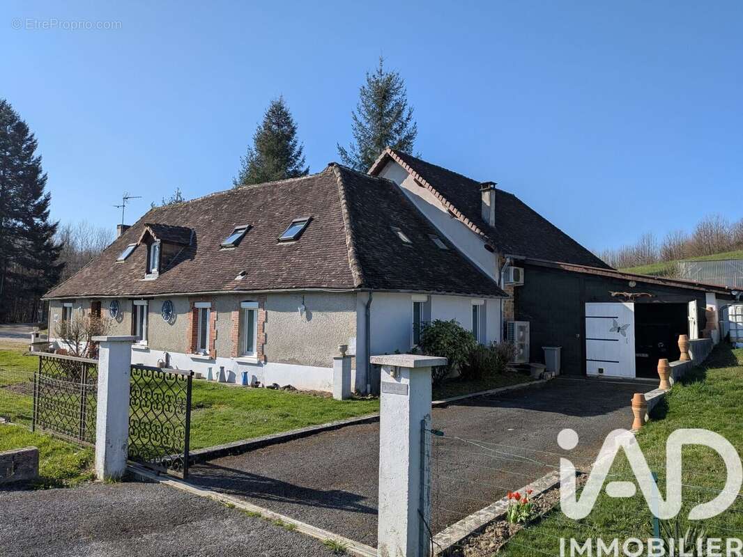 Photo 2 - Maison à LA PORCHERIE