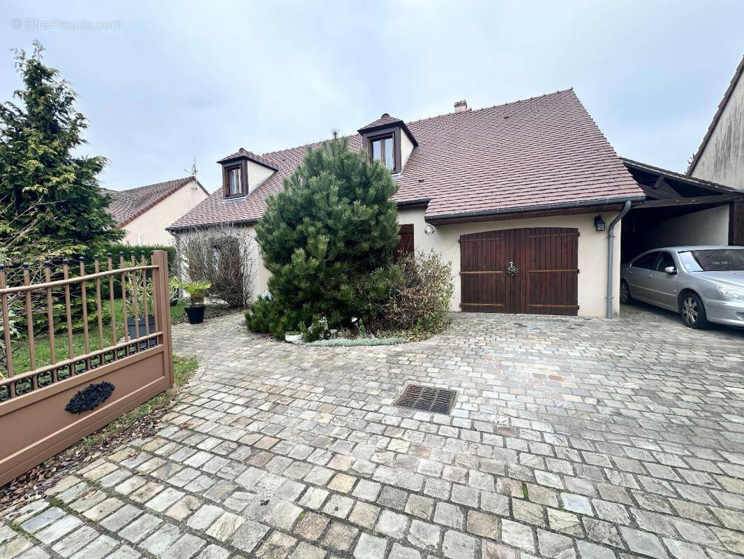 Maison à CHAMPHOL