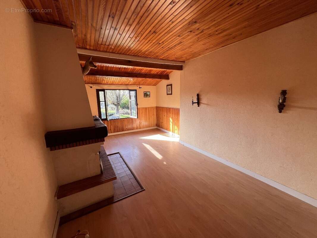 Maison à SAINT-CHERON